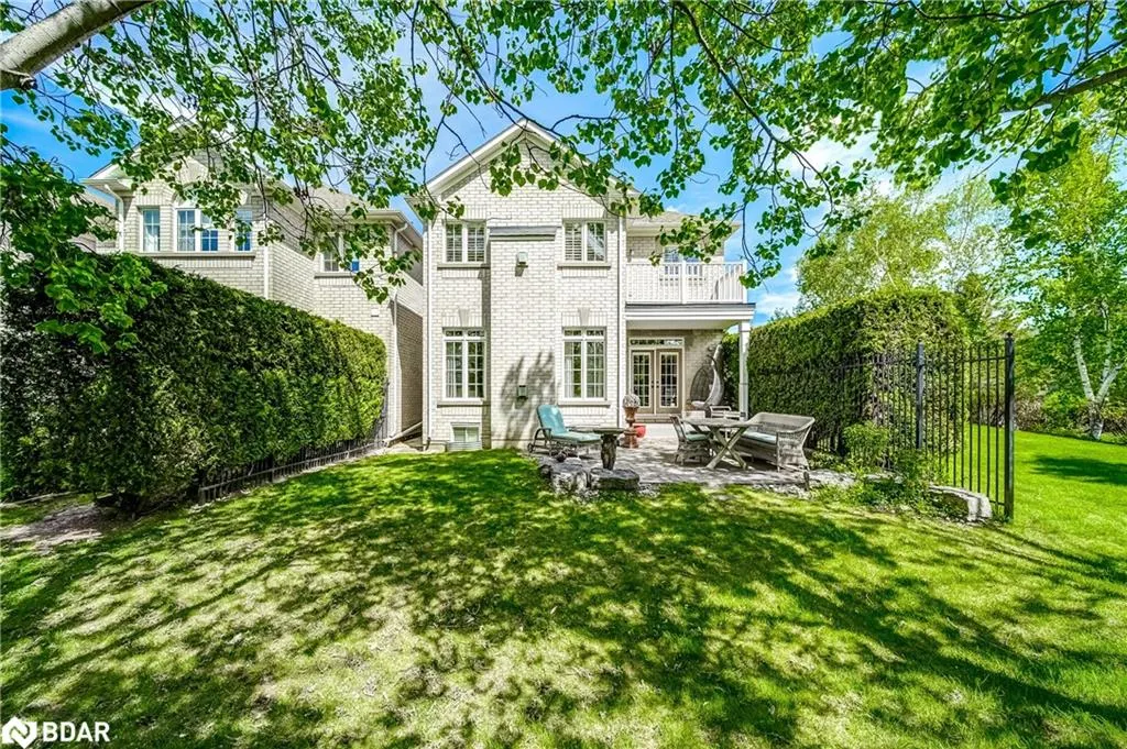 88 Stonecliffe Crescent