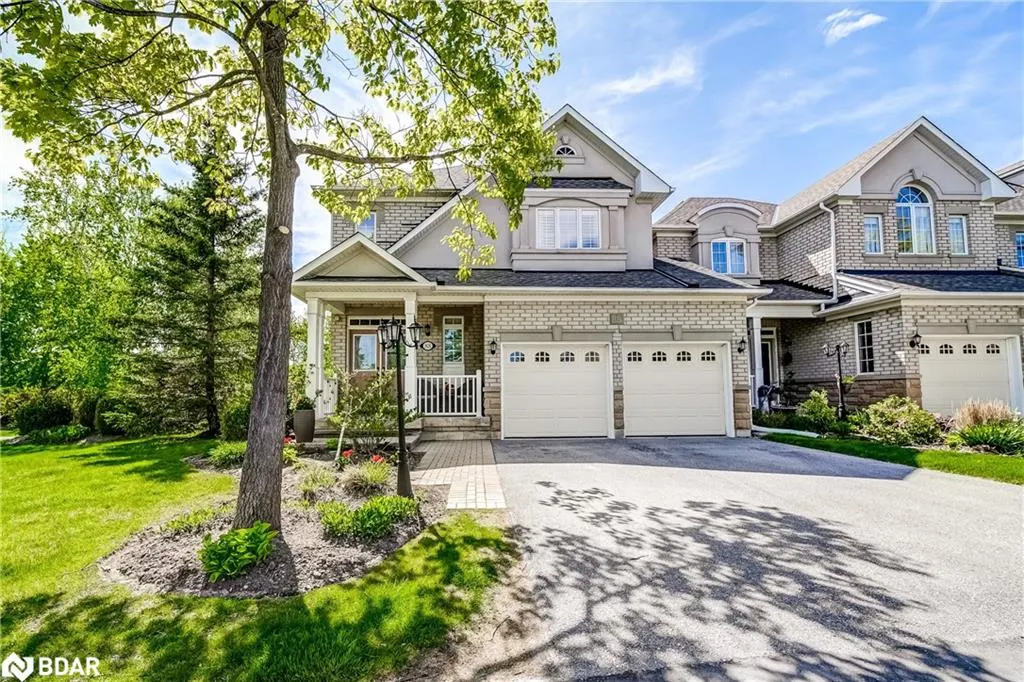 88 Stonecliffe Crescent