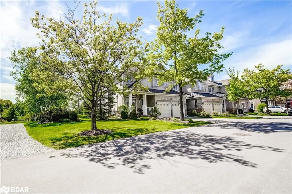 88 Stonecliffe Crescent