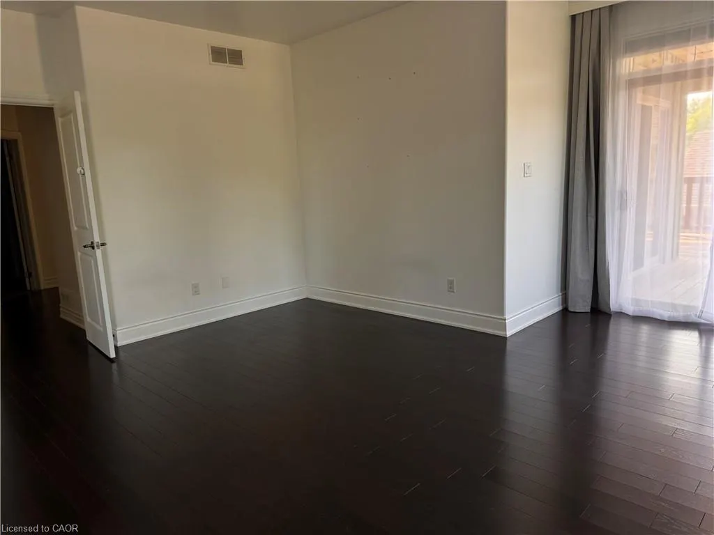 545 Woolwich Place