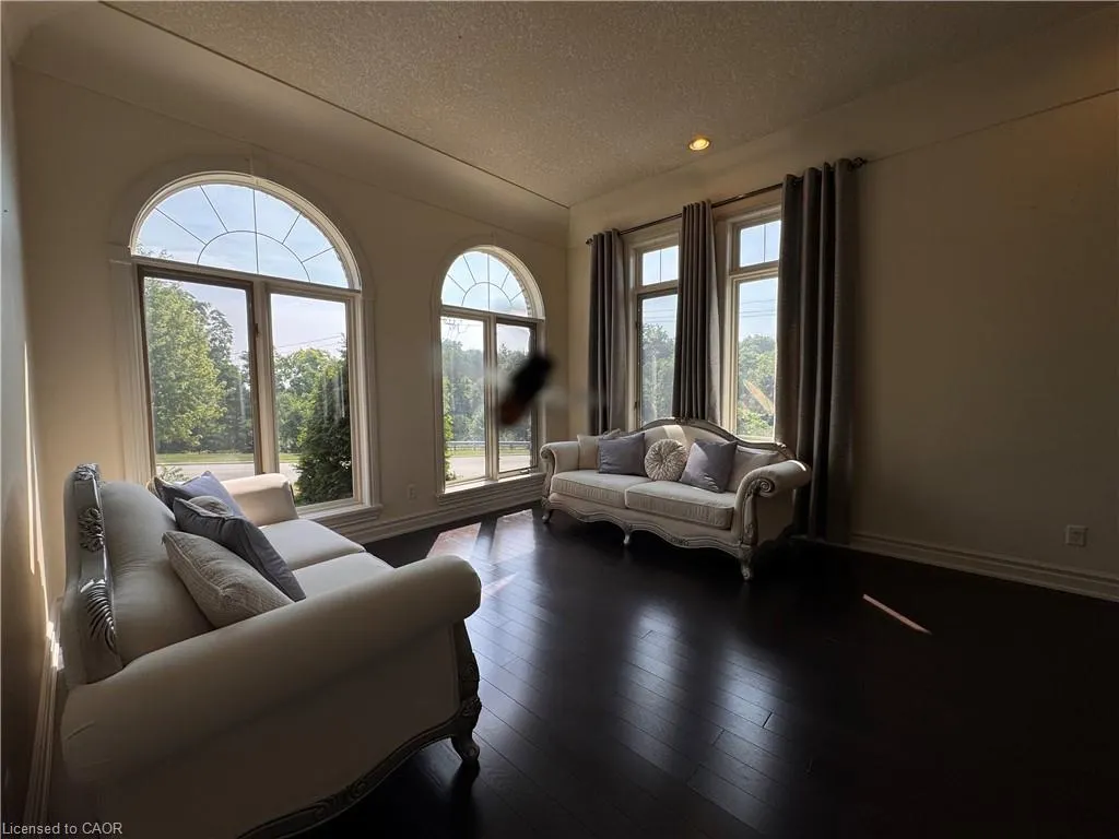 545 Woolwich Place