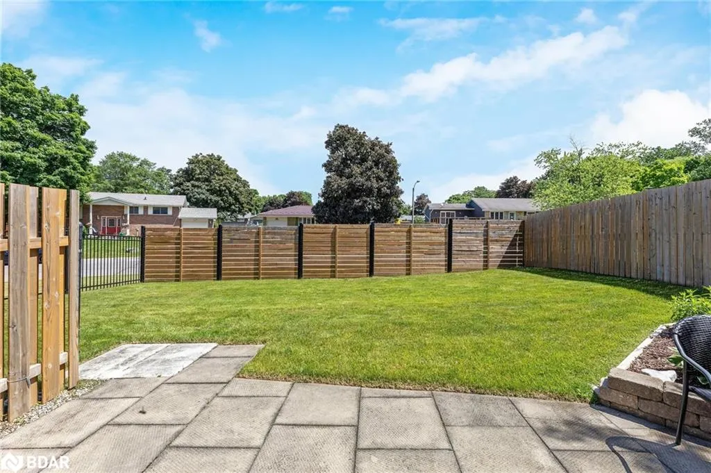10 Gilston Parkway