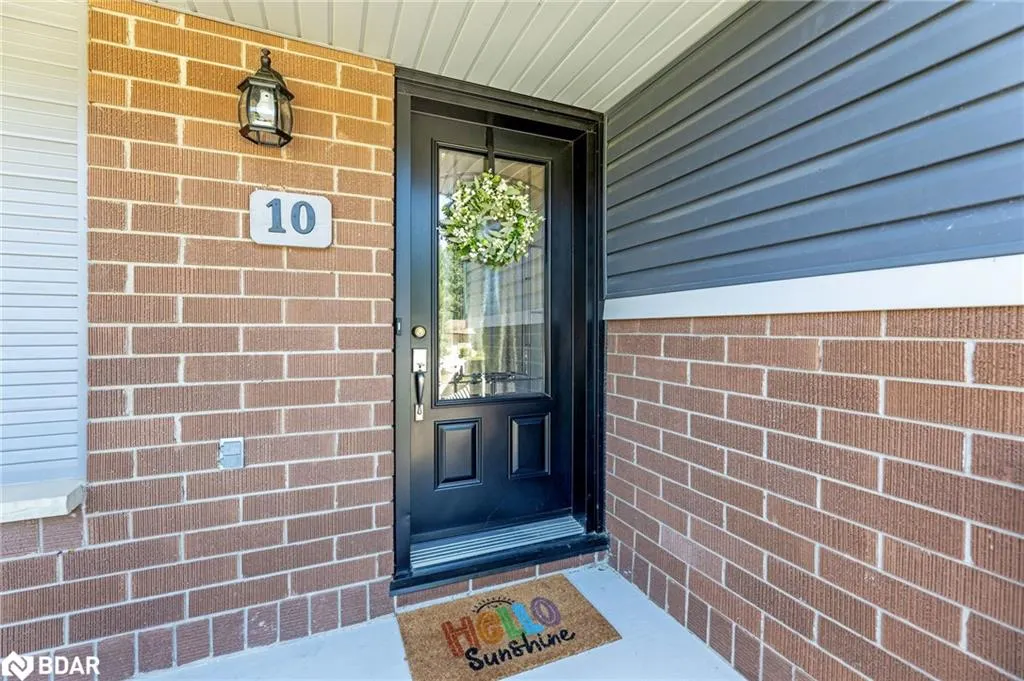 10 Gilston Parkway