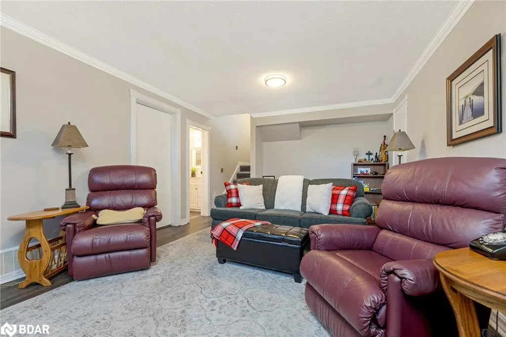 10 Gilston Parkway