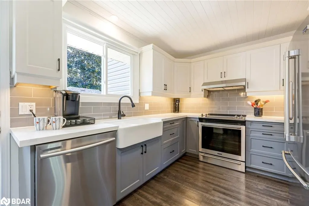 10 Gilston Parkway