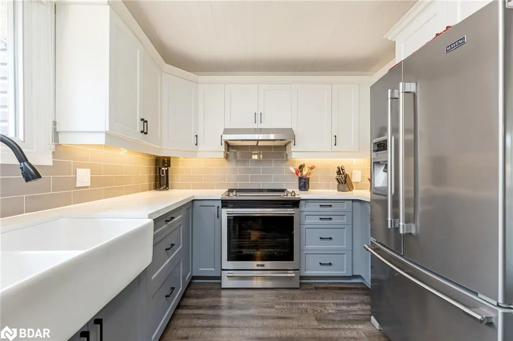 10 Gilston Parkway