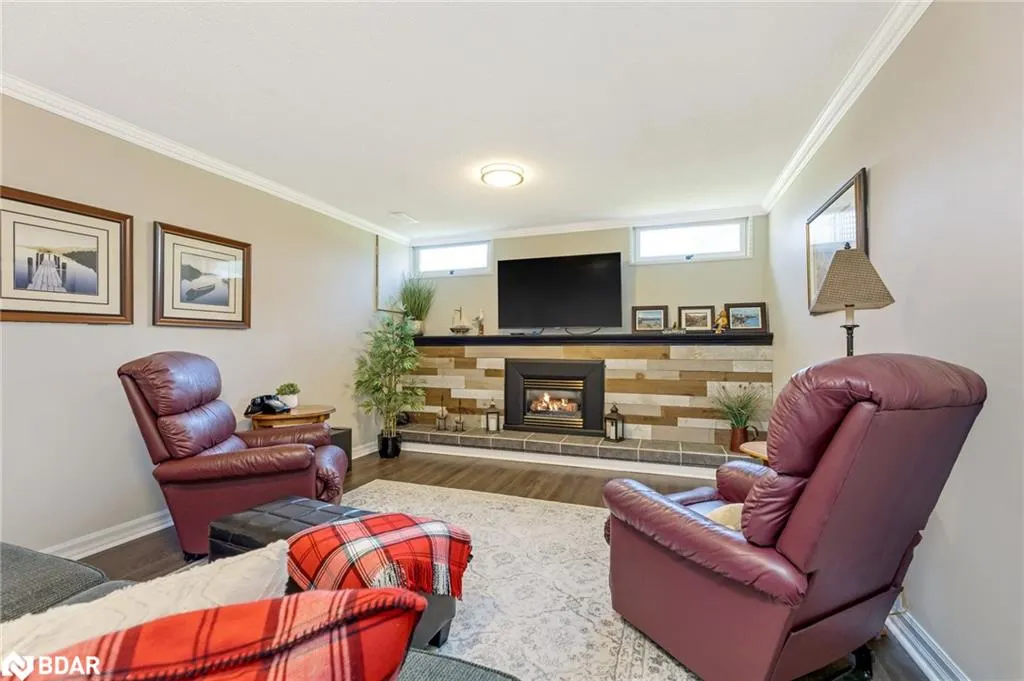 10 Gilston Parkway