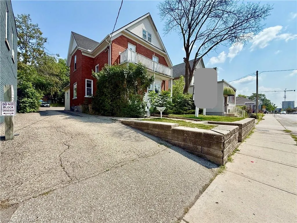 602 King Street E