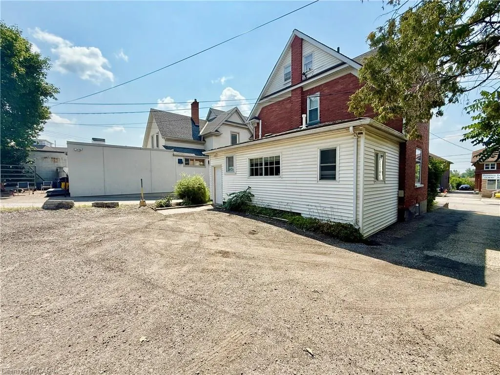 602 King Street E