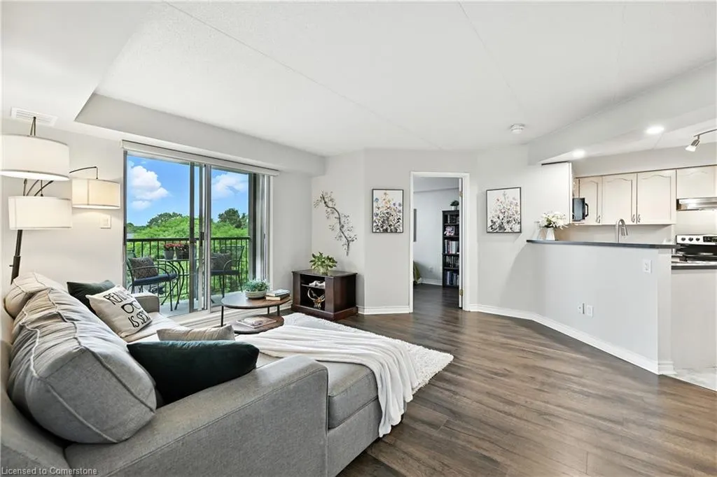 3499 Upper Middle Road, #404