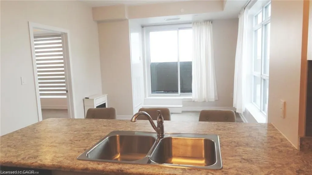 450 Dundas Street E, #1005