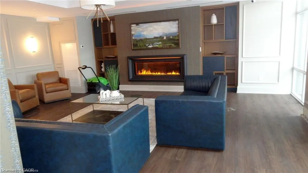 450 Dundas Street E, #1005