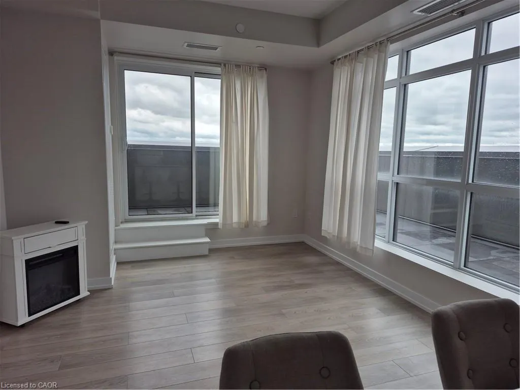 450 Dundas Street E, #1005