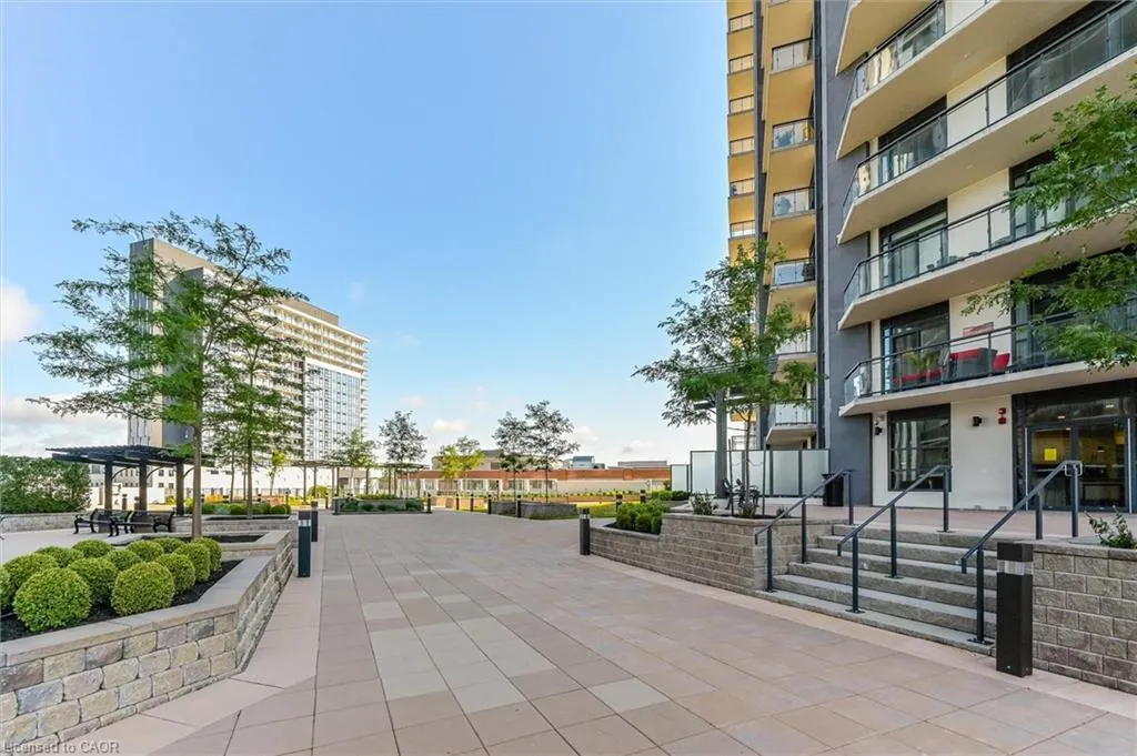 155 Caroline Street S, #403