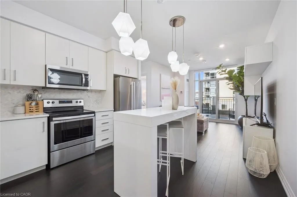 155 Caroline Street S, #403