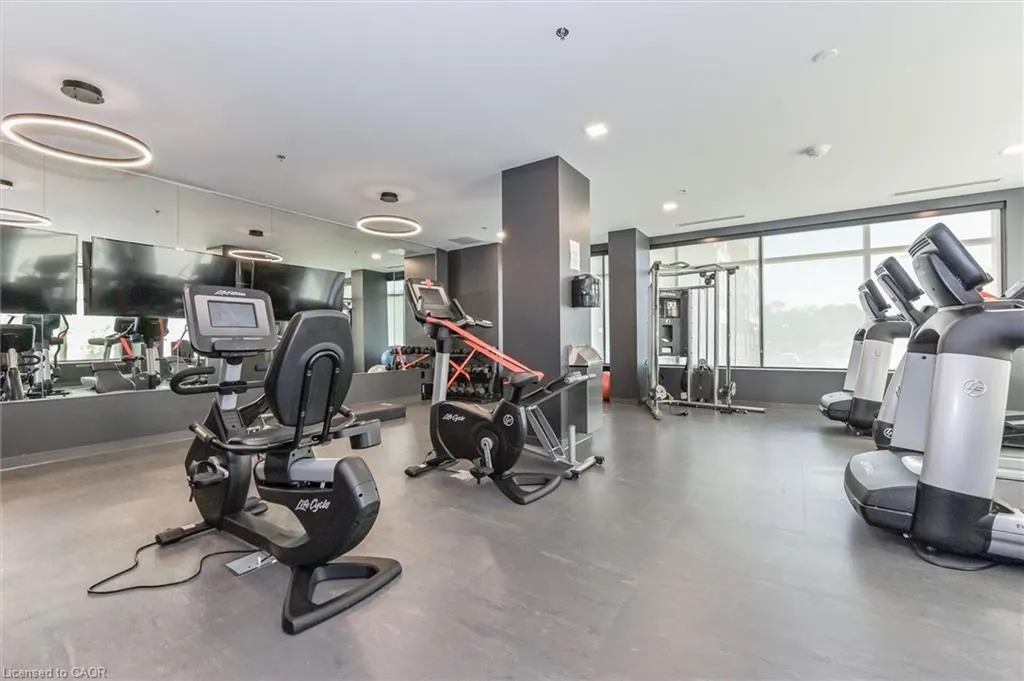 155 Caroline Street S, #403