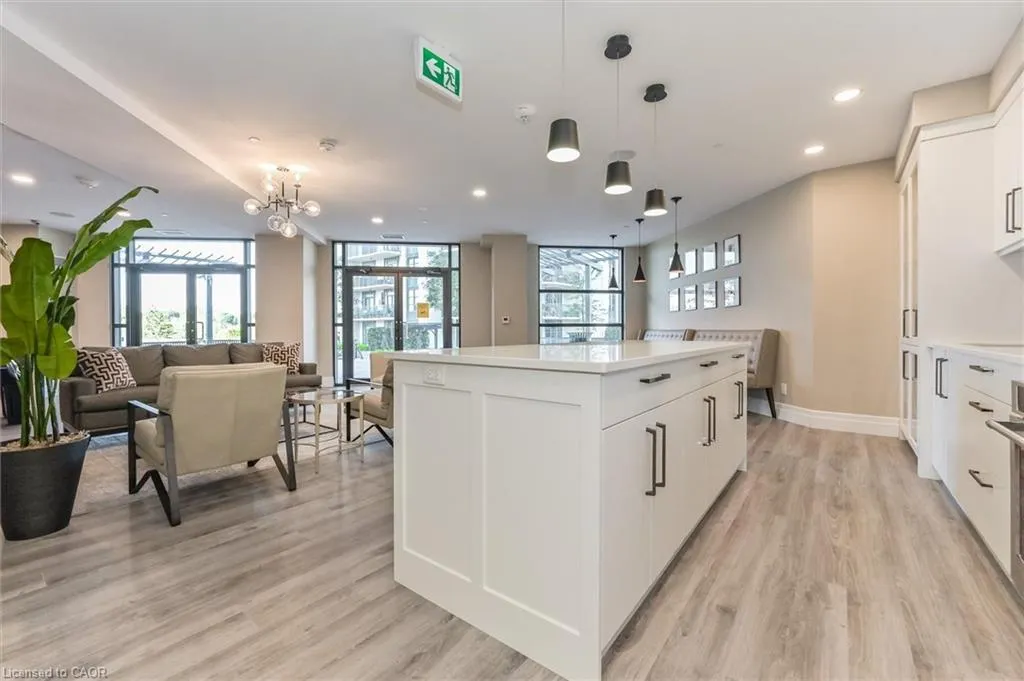 155 Caroline Street S, #403