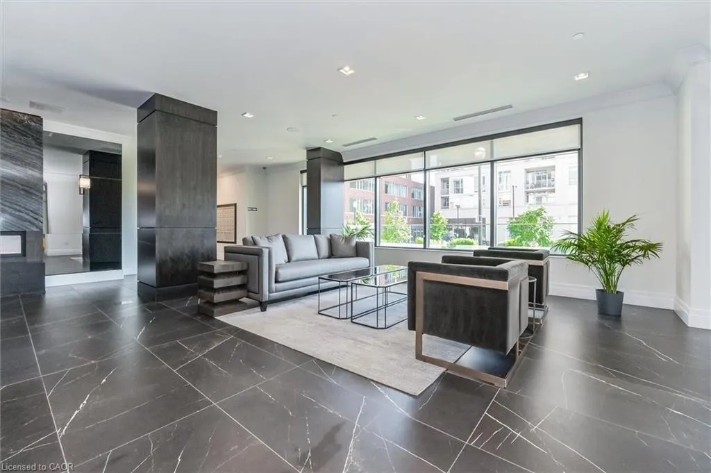 155 Caroline Street S, #403
