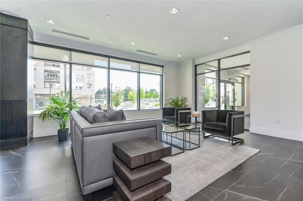 155 Caroline Street S, #403