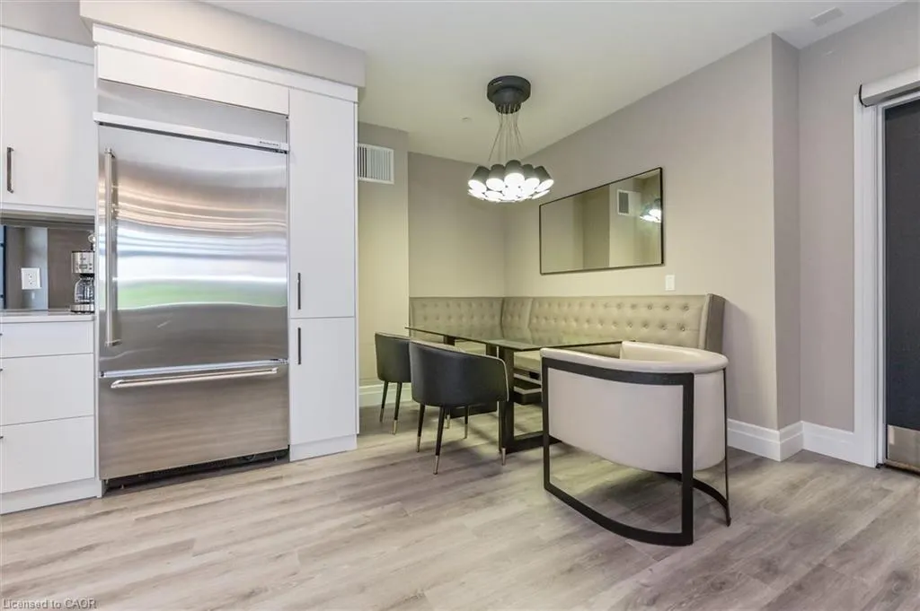 155 Caroline Street S, #403
