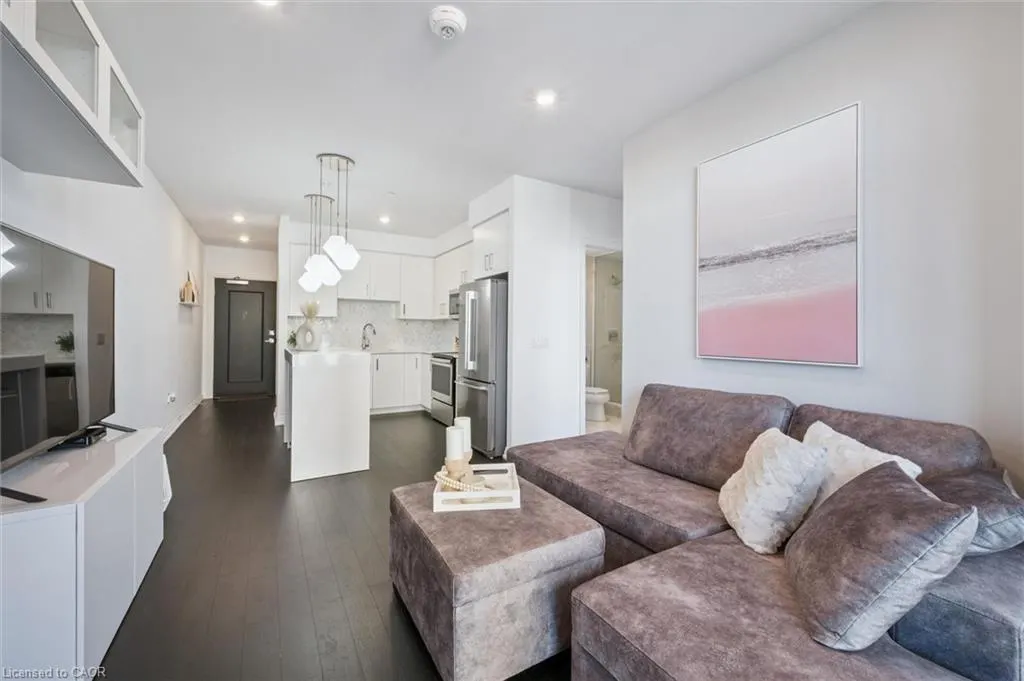155 Caroline Street S, #403