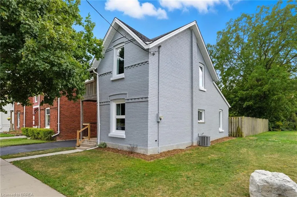 1 Ontario Street