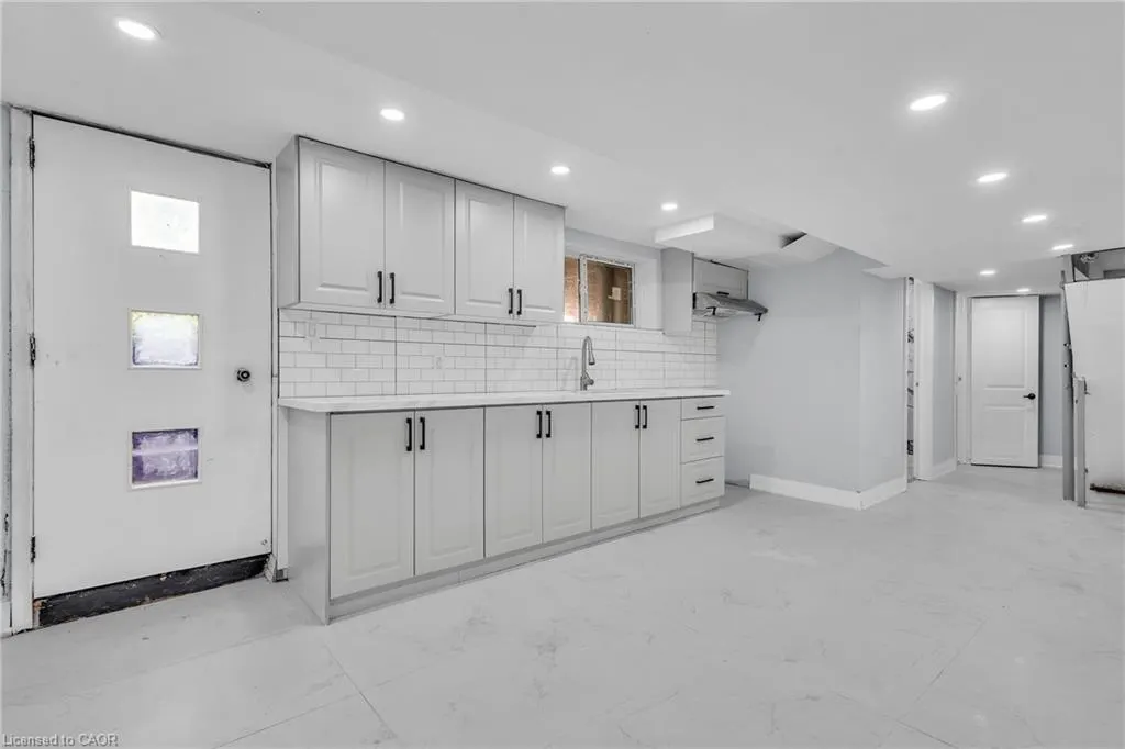 84 Avalon Place