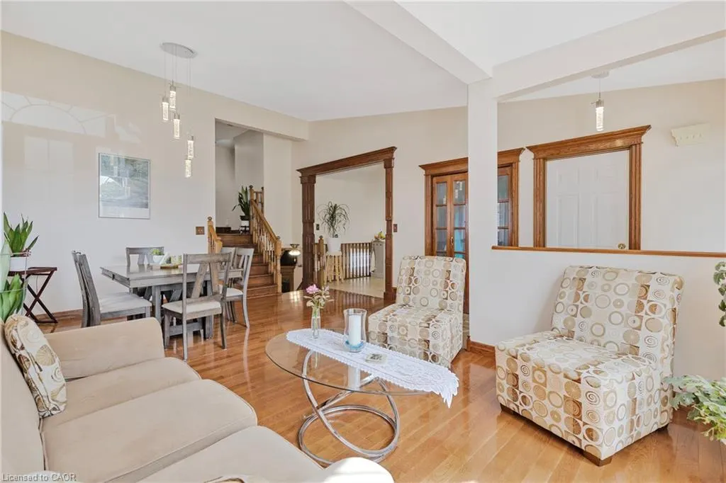 46 Foxhill Crescent
