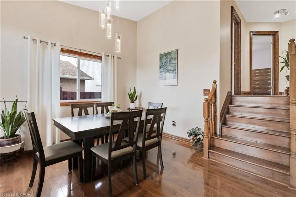 46 Foxhill Crescent
