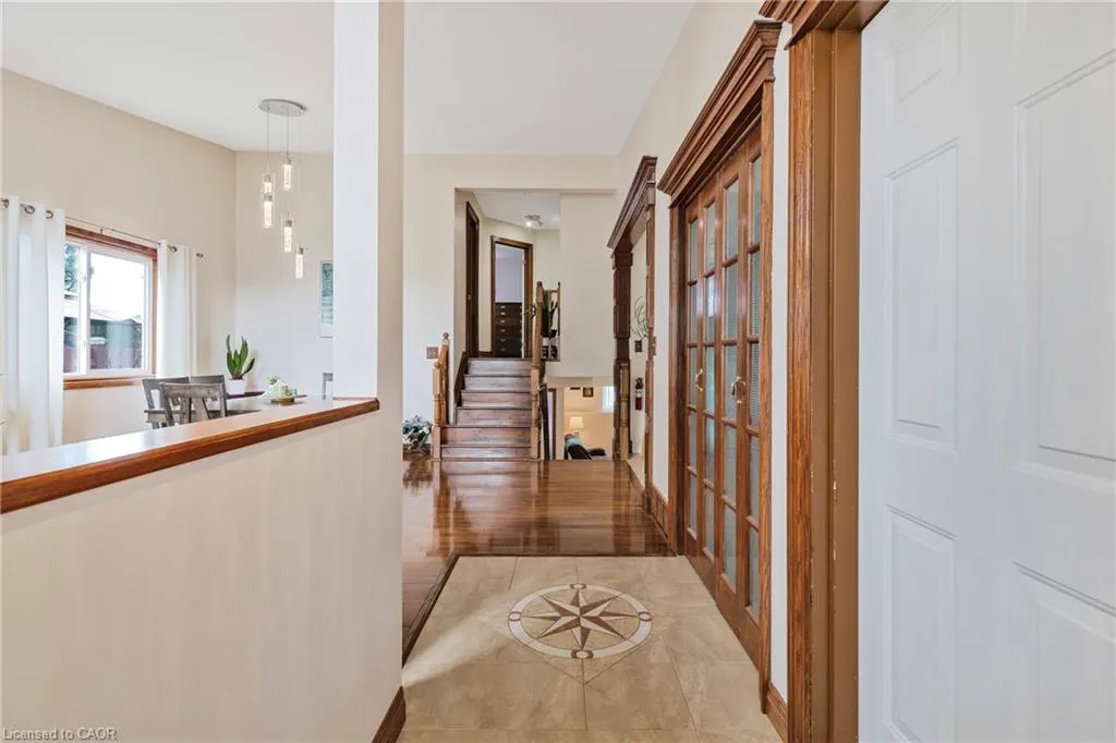 46 Foxhill Crescent