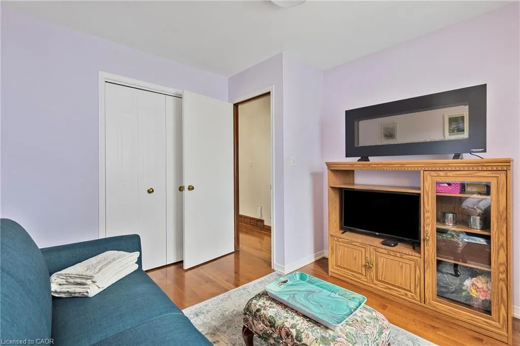 46 Foxhill Crescent
