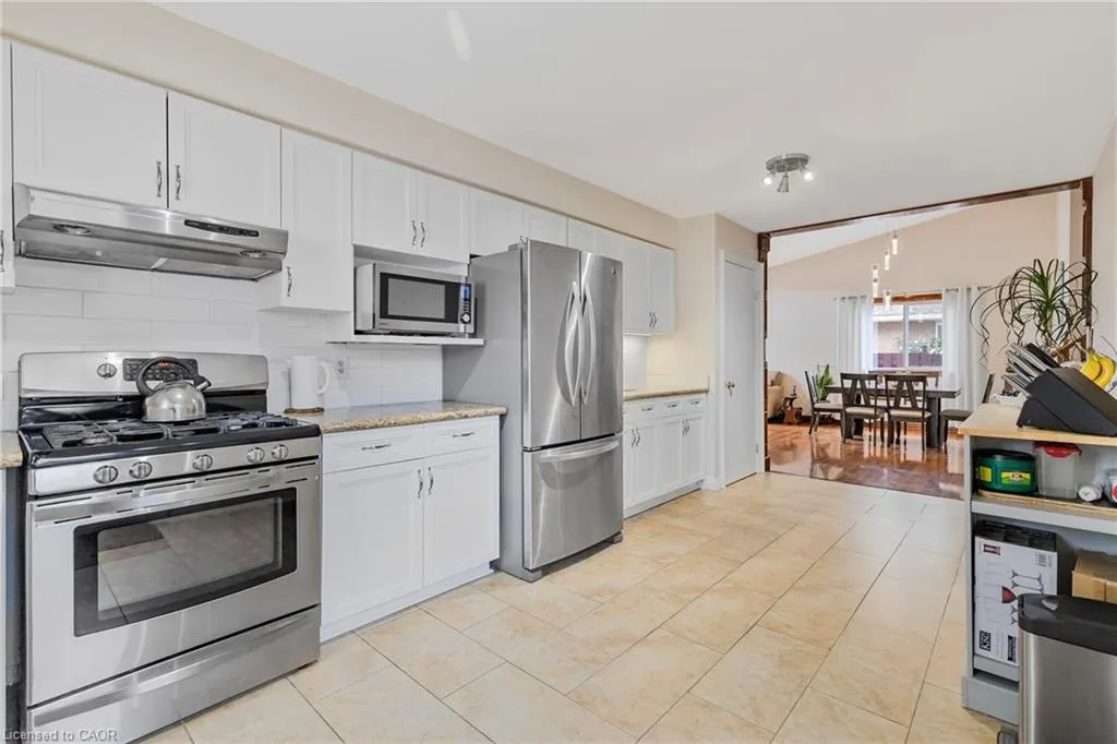 46 Foxhill Crescent