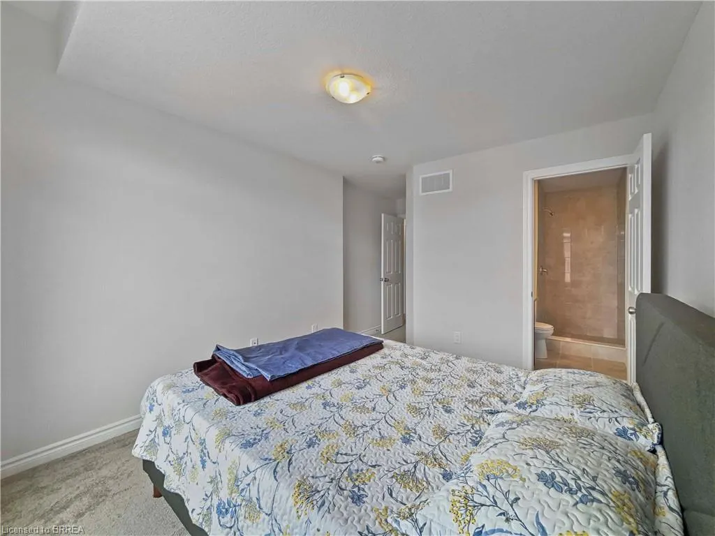 677 Park Road N, #95