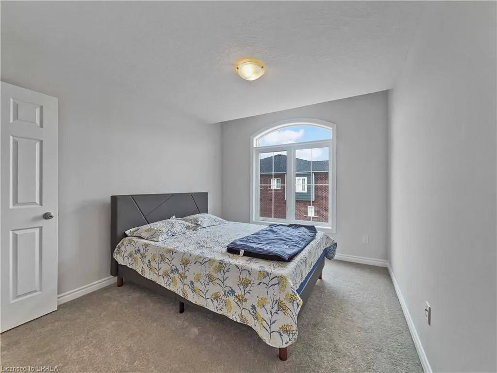 677 Park Road N, #95