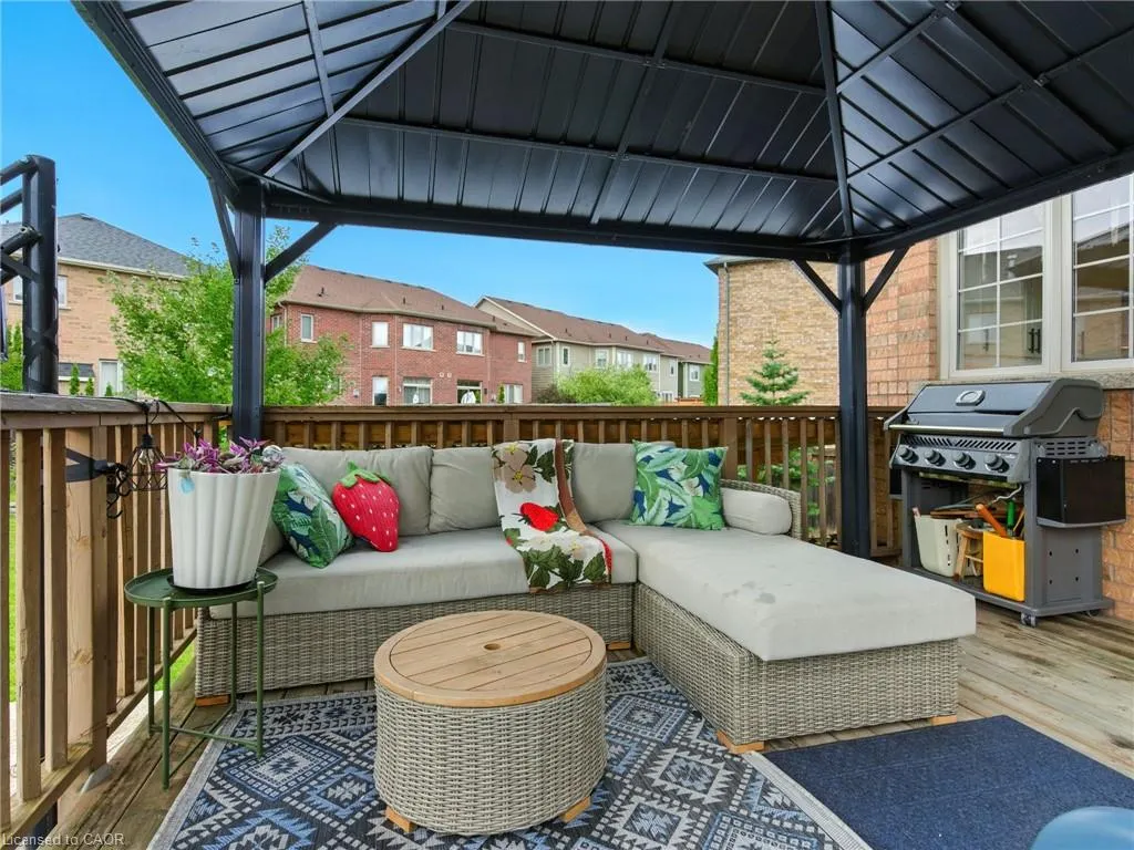 200 Giddings Crescent