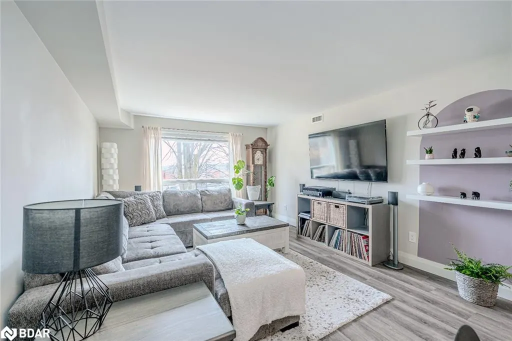 117 Edgehill Drive, #203