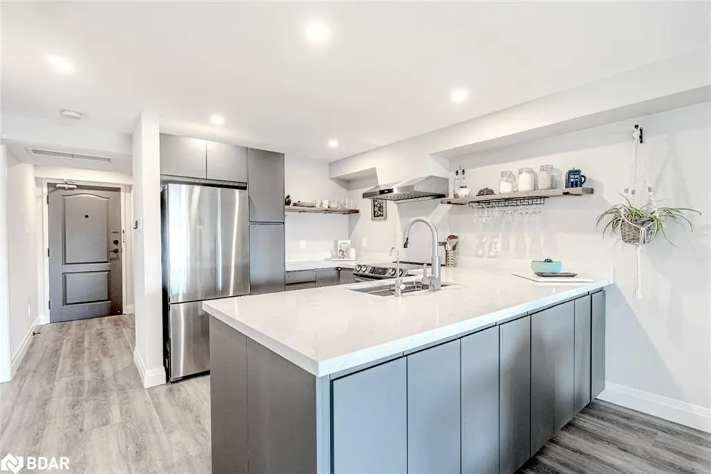117 Edgehill Drive, #203
