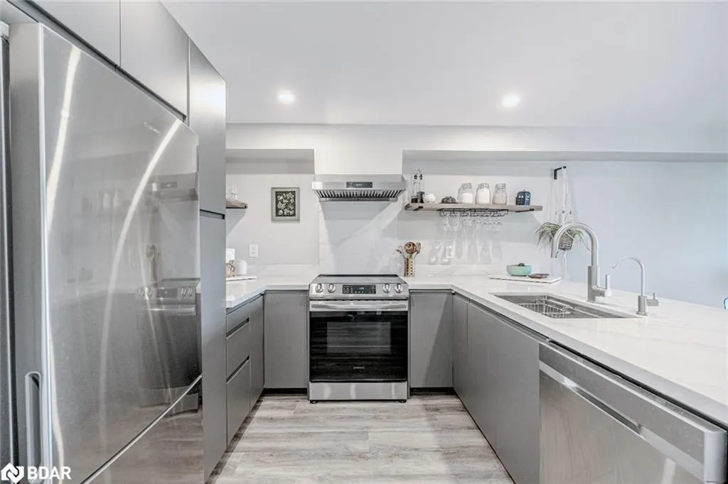 117 Edgehill Drive, #203