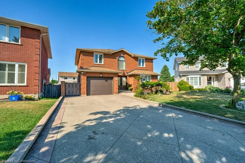 27 Pinewoods Drive