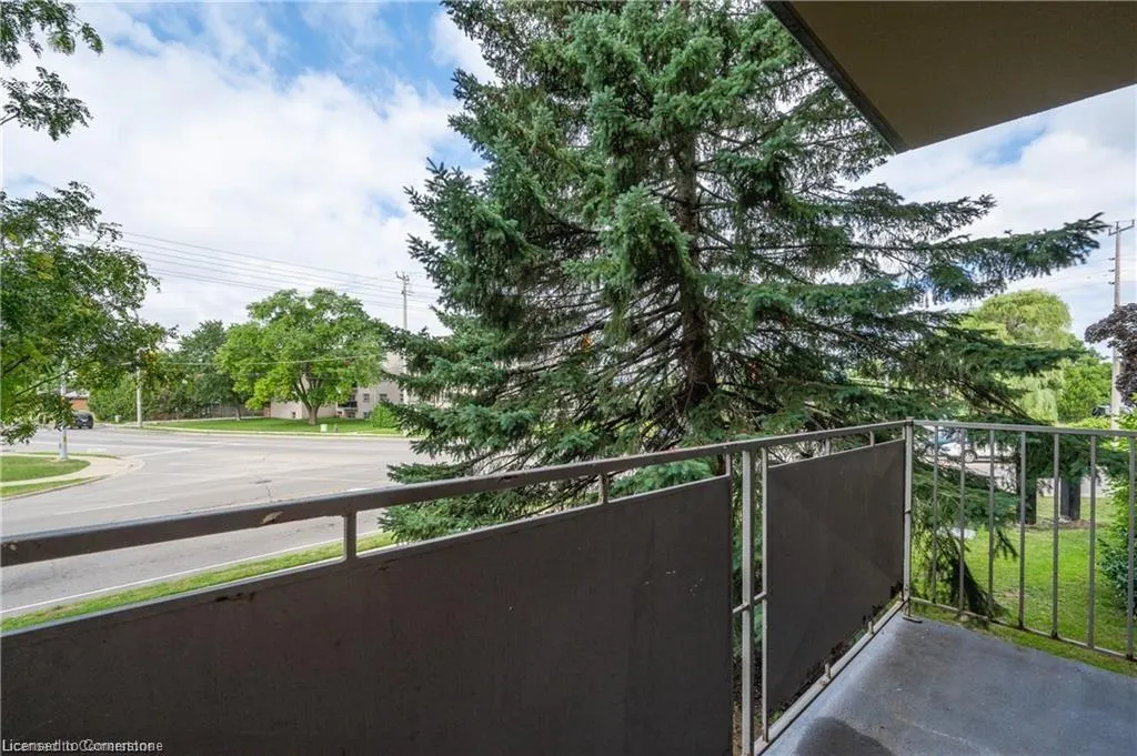 283 Fairway Road N, #101