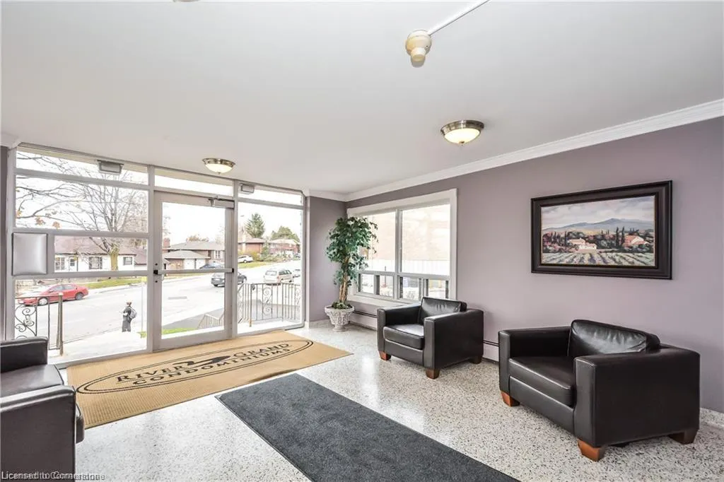 283 Fairway Road N, #101