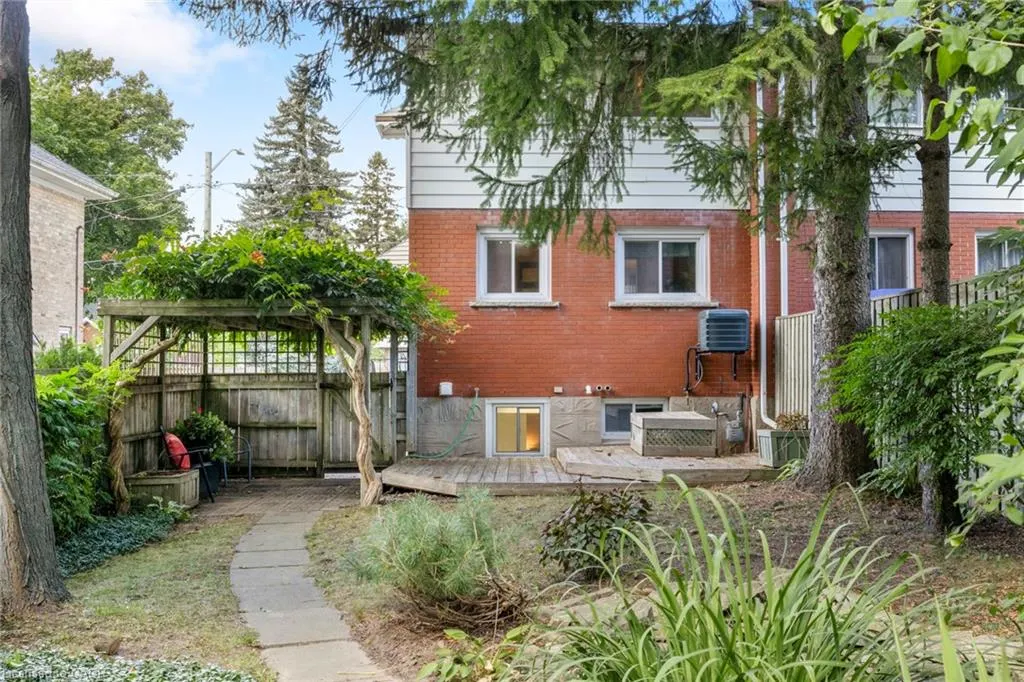 132 Maple Street