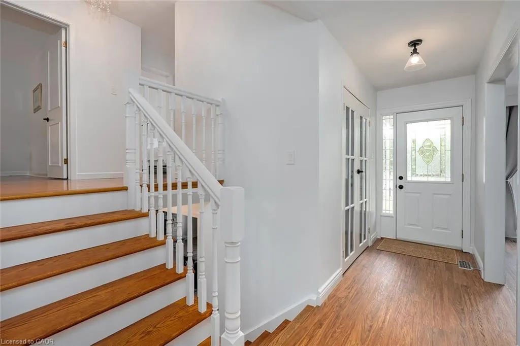 406 Oakwood Drive
