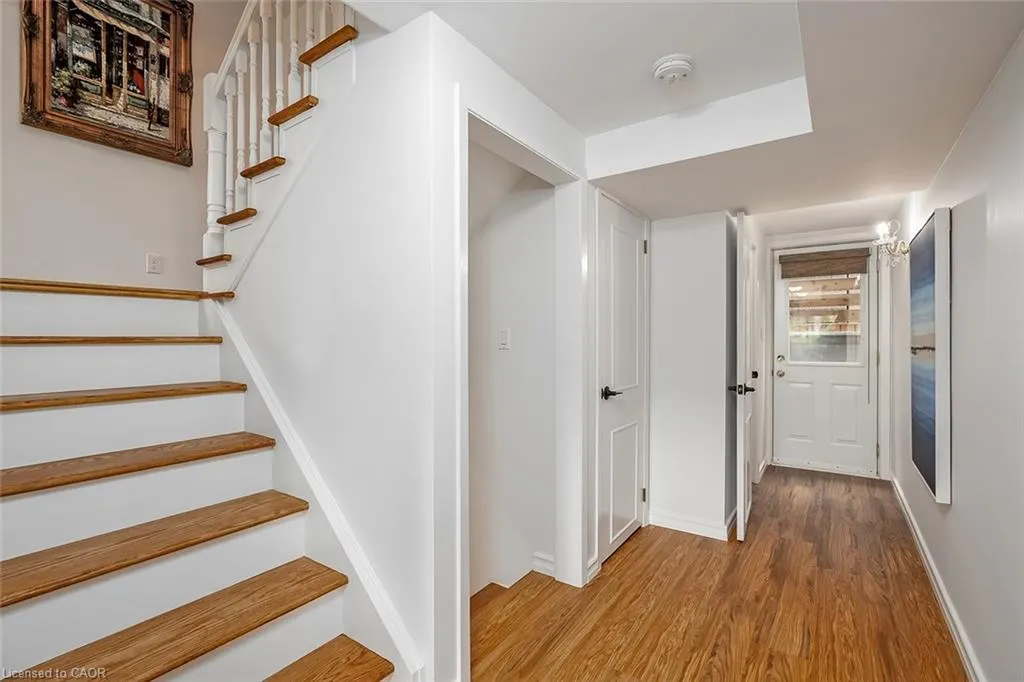 406 Oakwood Drive