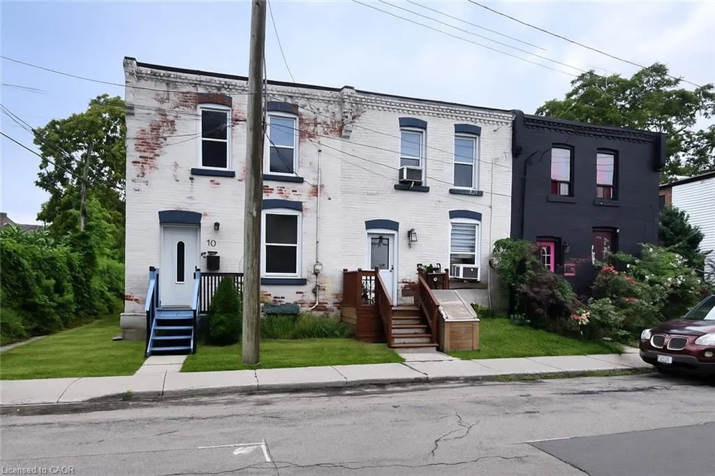 8 Douglas Avenue