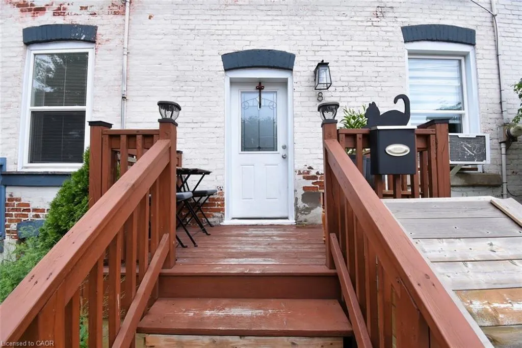 8 Douglas Avenue