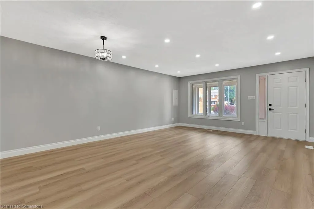 126 Highland Road W