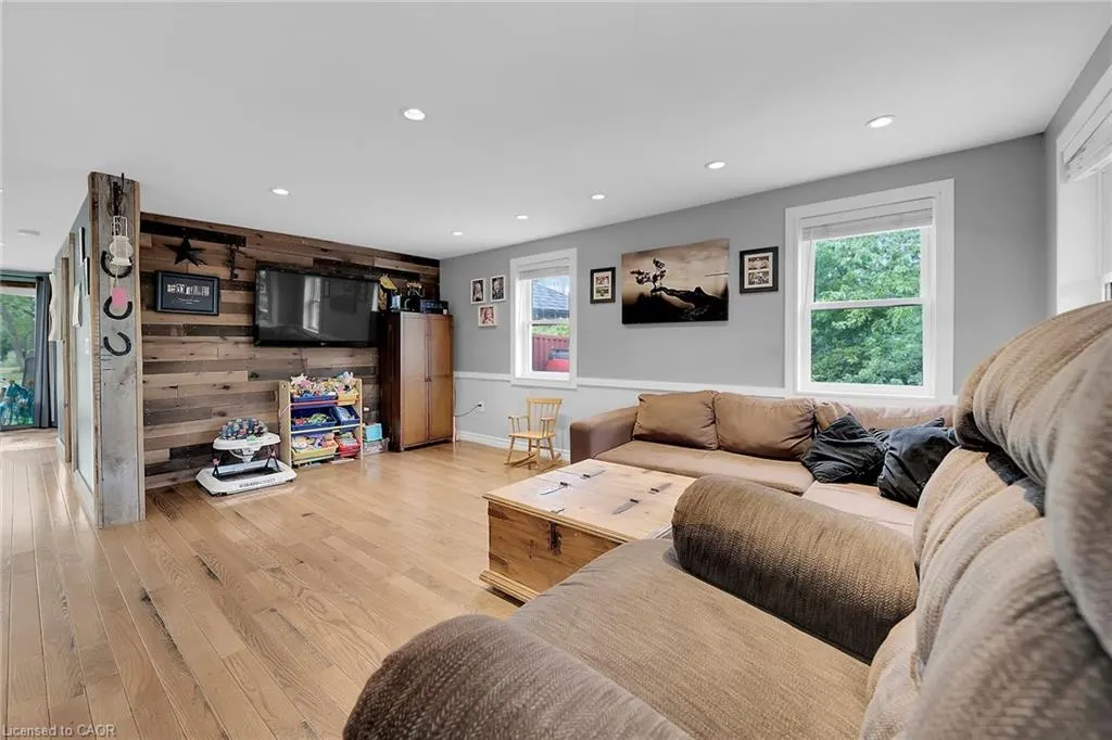 1435 Merrittville Highway