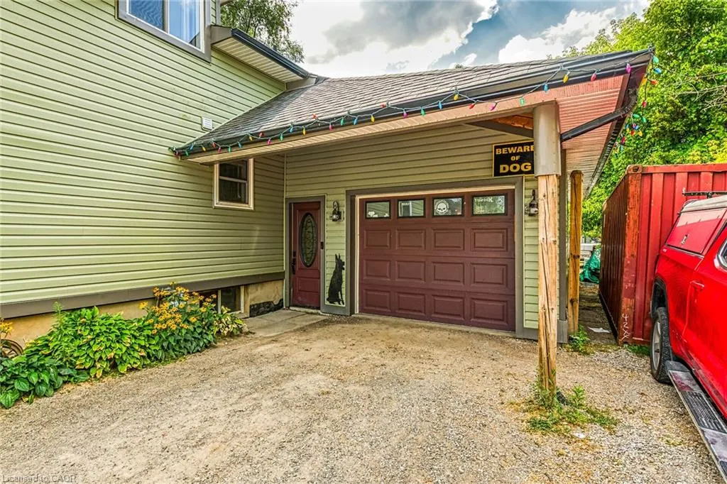 1435 Merrittville Highway
