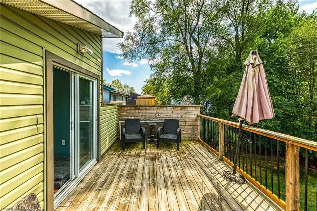 1435 Merrittville Highway